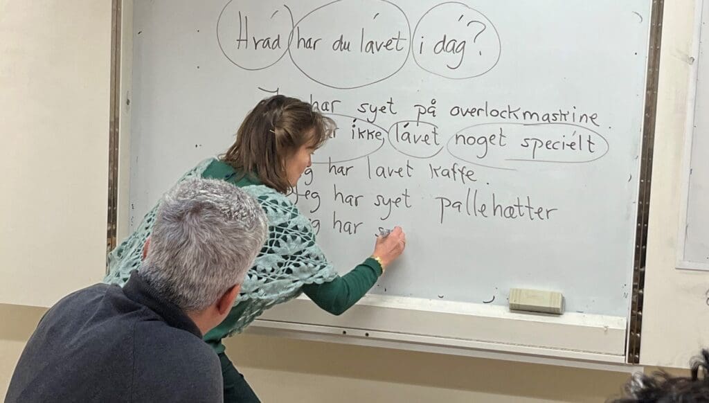 Jette ved tavlen Anna kursist