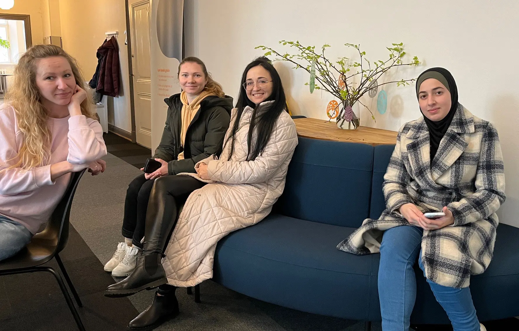 Kursister-ved-sofa Få styr på de sværeste danske ord